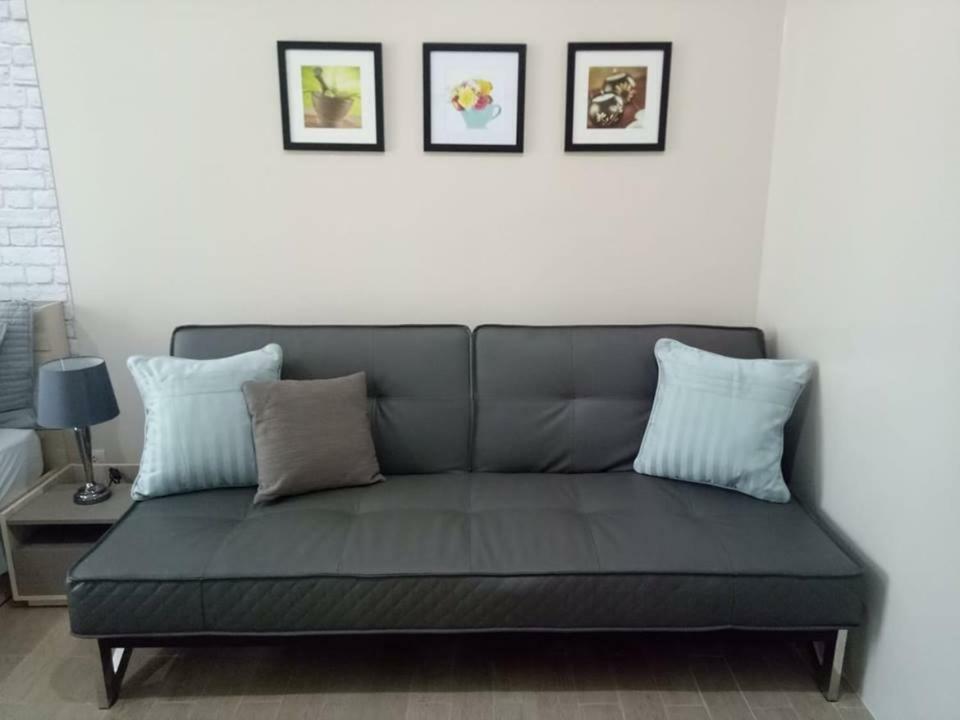 Eighty One Newport Boulevard Manila Bagian luar foto