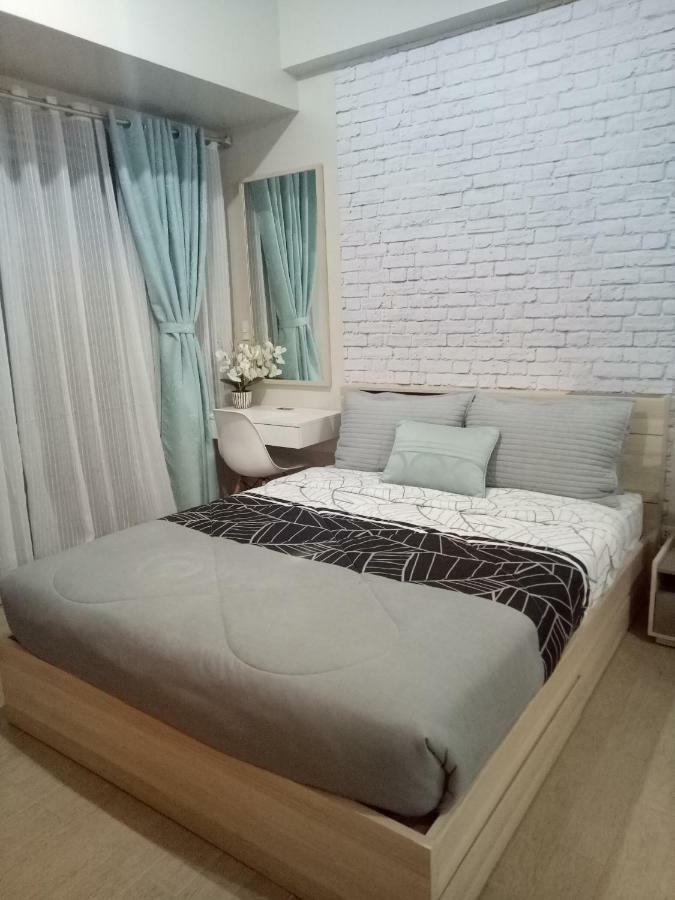 Eighty One Newport Boulevard Manila Bagian luar foto