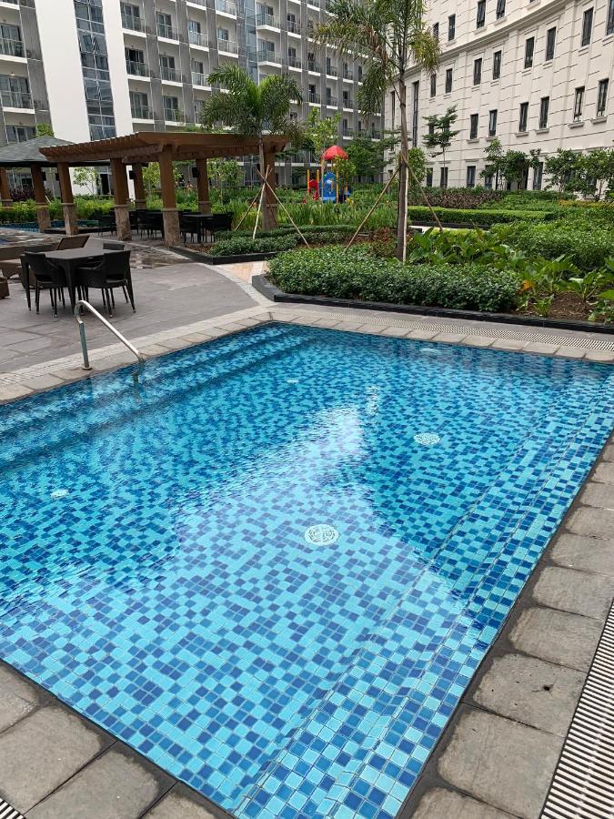 Eighty One Newport Boulevard Manila Bagian luar foto