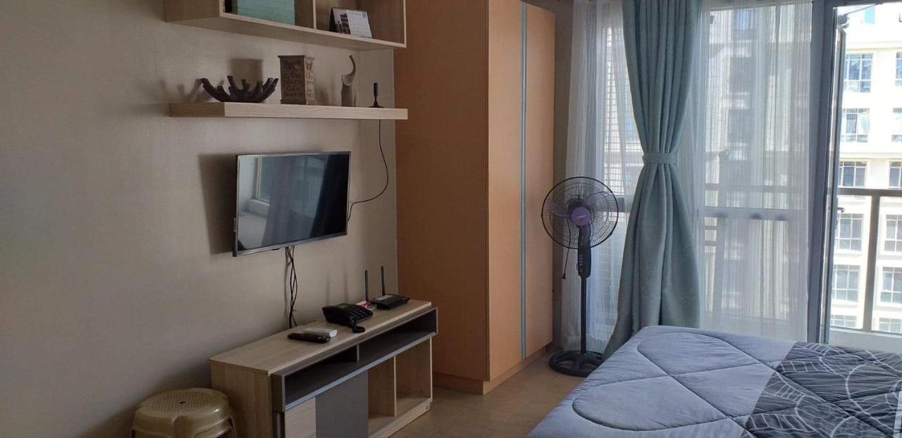 Eighty One Newport Boulevard Manila Bagian luar foto
